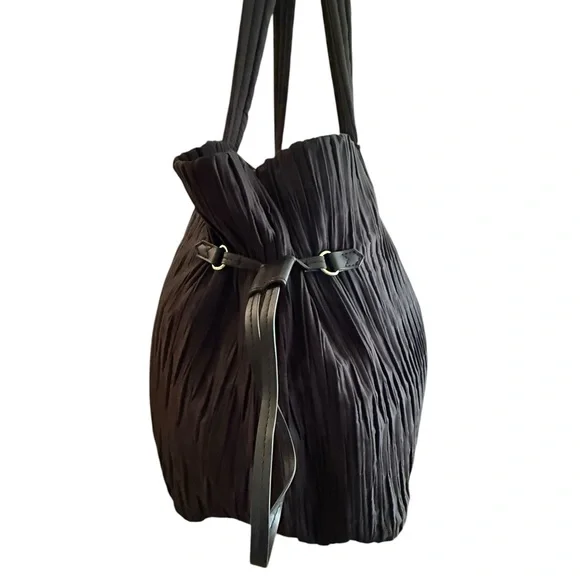 Victoria's Secret Black Crinkle Tote (Discontinued - 2016) - MSRP $89 - Picture 4 of 6